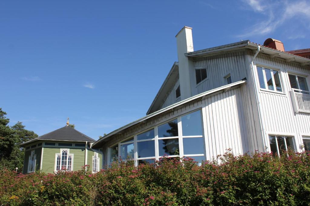 Ah Stifts- & Konferensgard Hotel Ljungskile Exterior photo